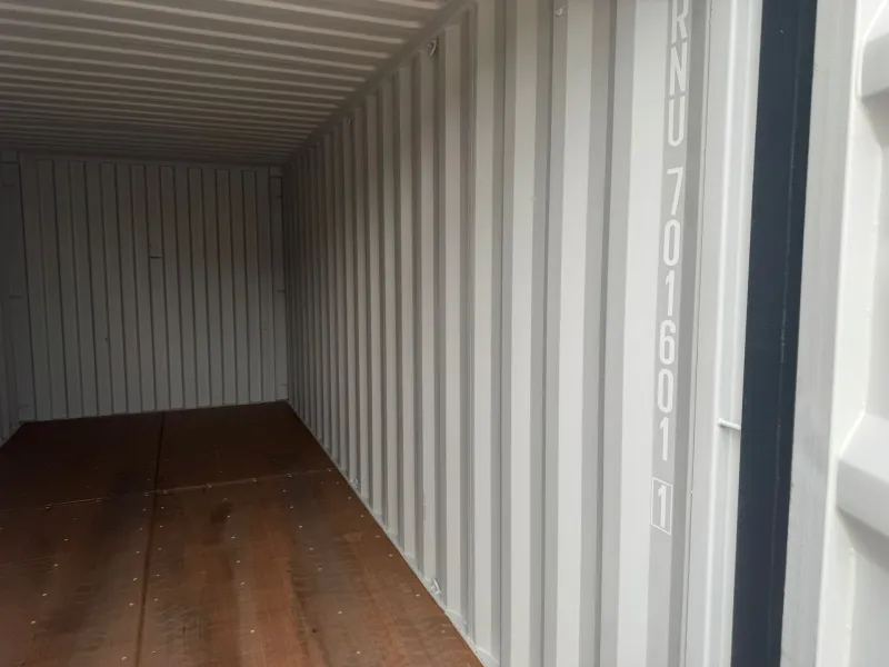 VERNOOY 50 stuks 20FT 8.6 Nieuw / One Way - GROTE PARTIJ ZEECONTAINERS TE KOOP EN DIRECT VOORRADIG - WIJ HEBBEN WAT U ZOEKT - 20FT 8.6 - - DIRECT OPSLAG - CARGO WORTHY - NIEUW - ONE WAY - MET CSC CERTIFICAAT - SLOT MOGELIJK