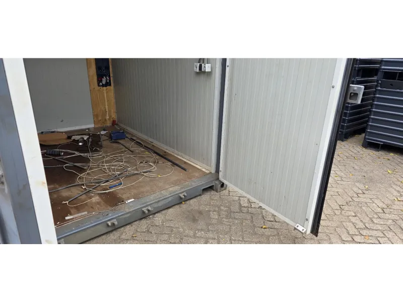 VERNOOY 10FT 8.6 GEISOLEERD 010013 - 10FT GEISOLEERD - IDEAAL TE GEBRUIKEN ALS OPSLAG VOOR MEUBILAIR - WERKPLAATS - DROGE OPSLAG