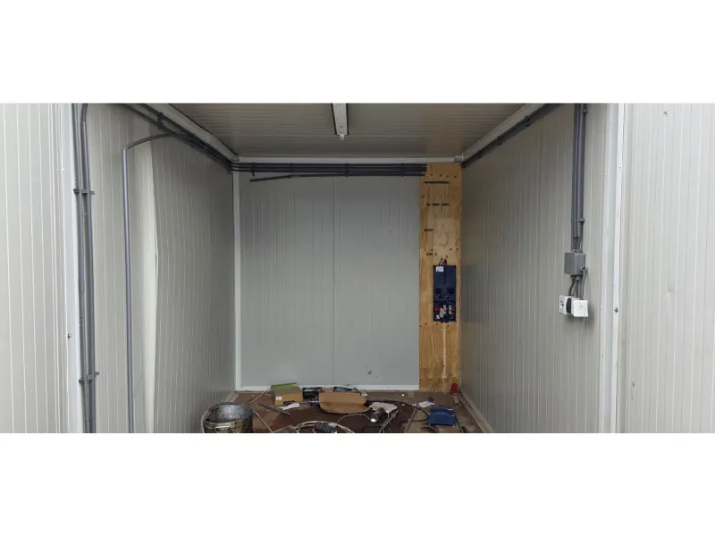 VERNOOY 10FT 8.6 GEISOLEERD 010013 - 10FT GEISOLEERD - IDEAAL TE GEBRUIKEN ALS OPSLAG VOOR MEUBILAIR - WERKPLAATS - DROGE OPSLAG